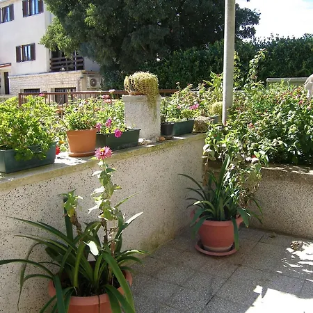 With Parking Space Banjole, Pula - 27683 Apartman *