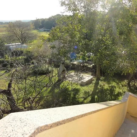 Apartman With Parking Space Banjole, Pula - 27683 Banjole