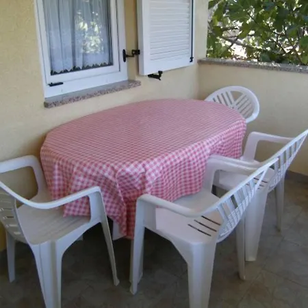 With Parking Space Banjole, Pula - 27683 Appartement