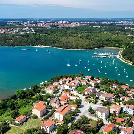 With Parking Space Banjole, Pula - 27683 Apartamento