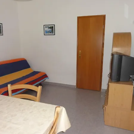 With Parking Space Banjole, Pula - 27683 *
